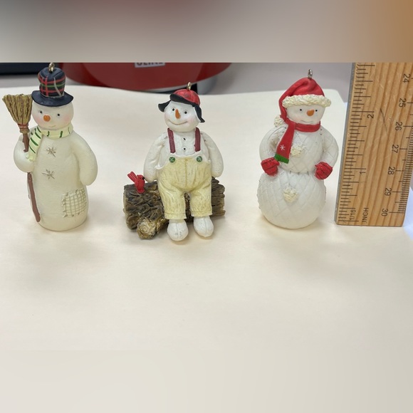 Set of 3 Hallmark Keepsake Snowman Christmas Ornaments. - Picture 6 of 11